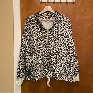XXL Old Navy Leopard Print Crop Sweatshirt